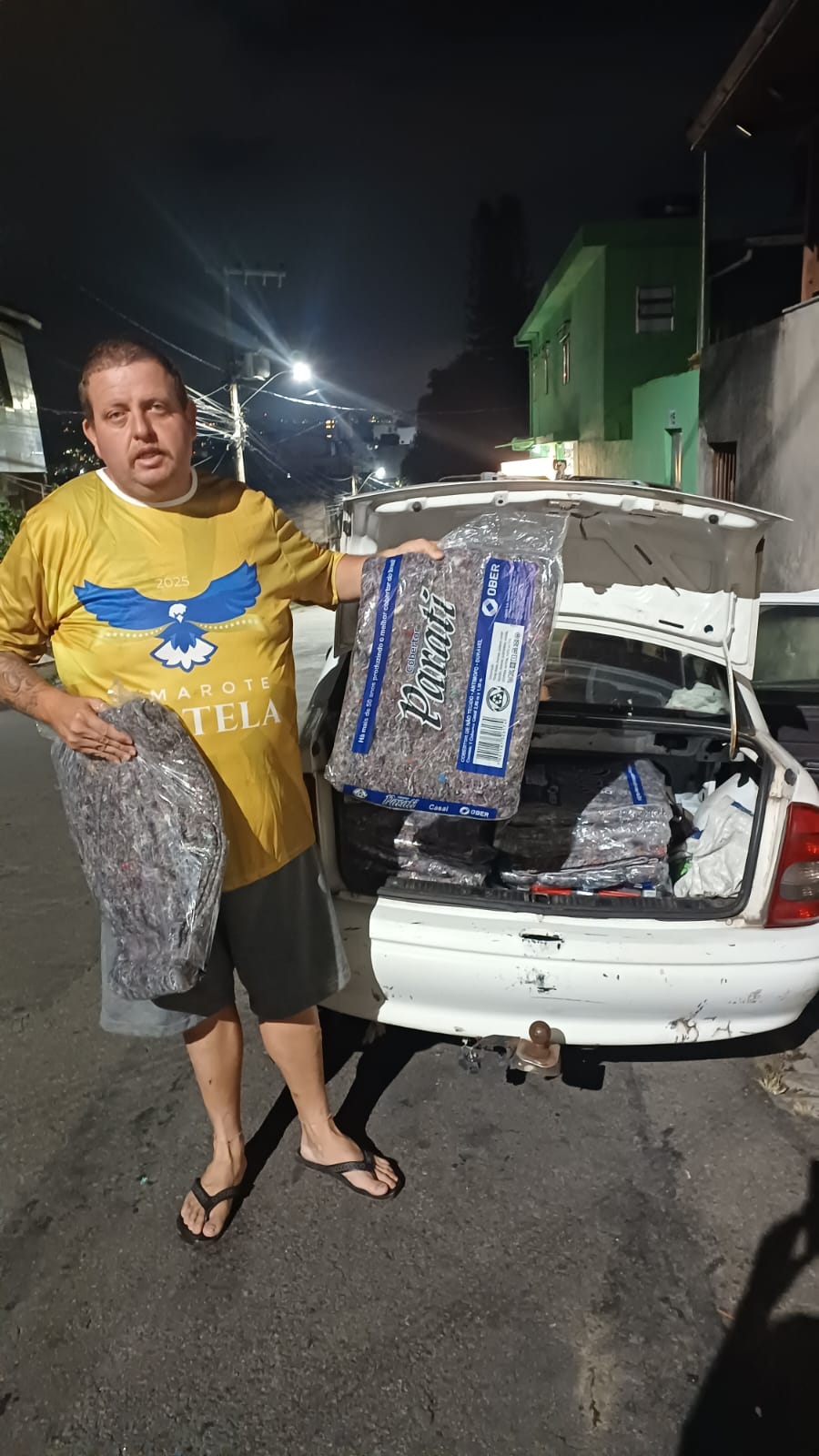 Entrega de cobertores no inverno