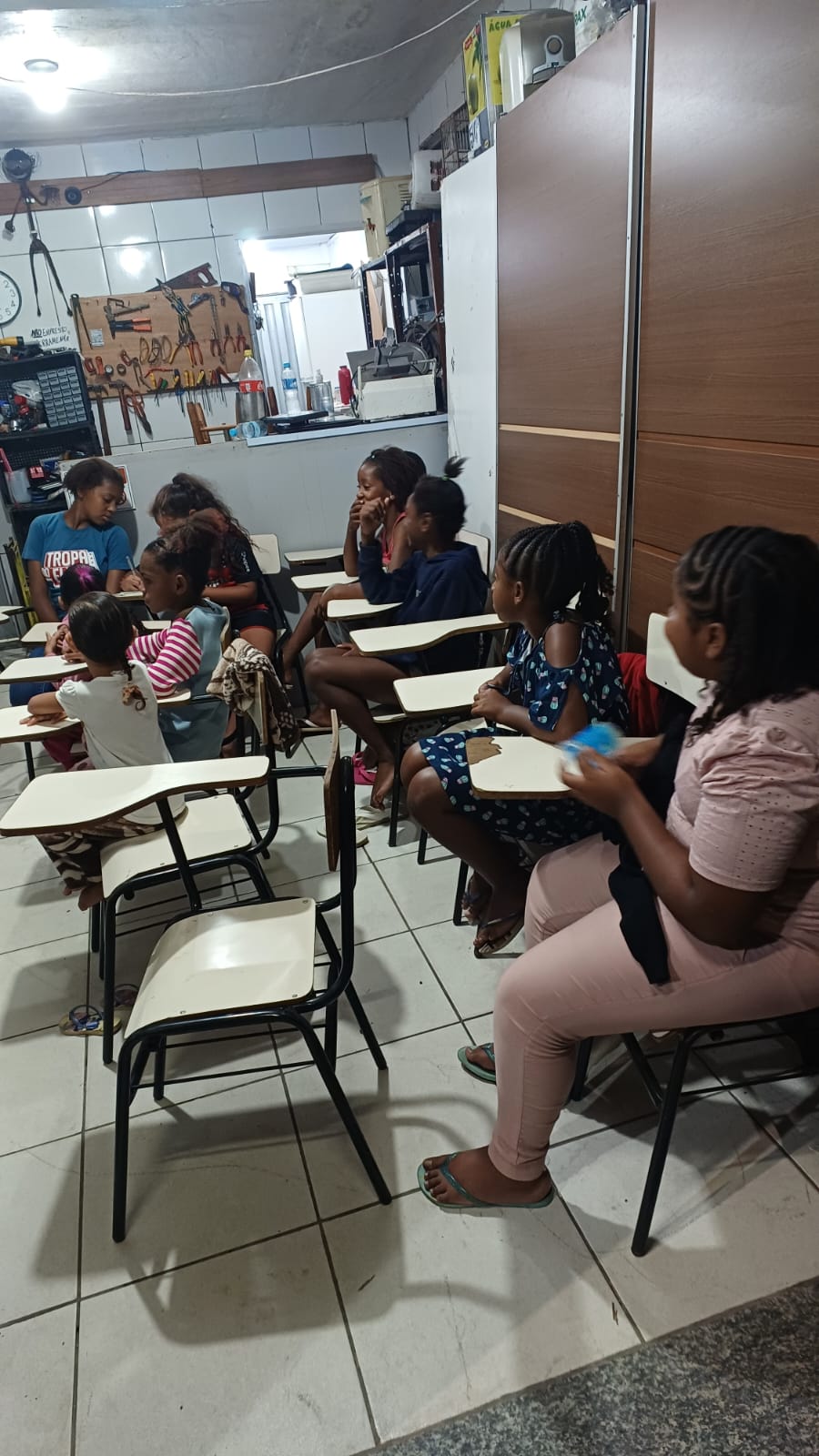 Aula com as crianças do projeto
